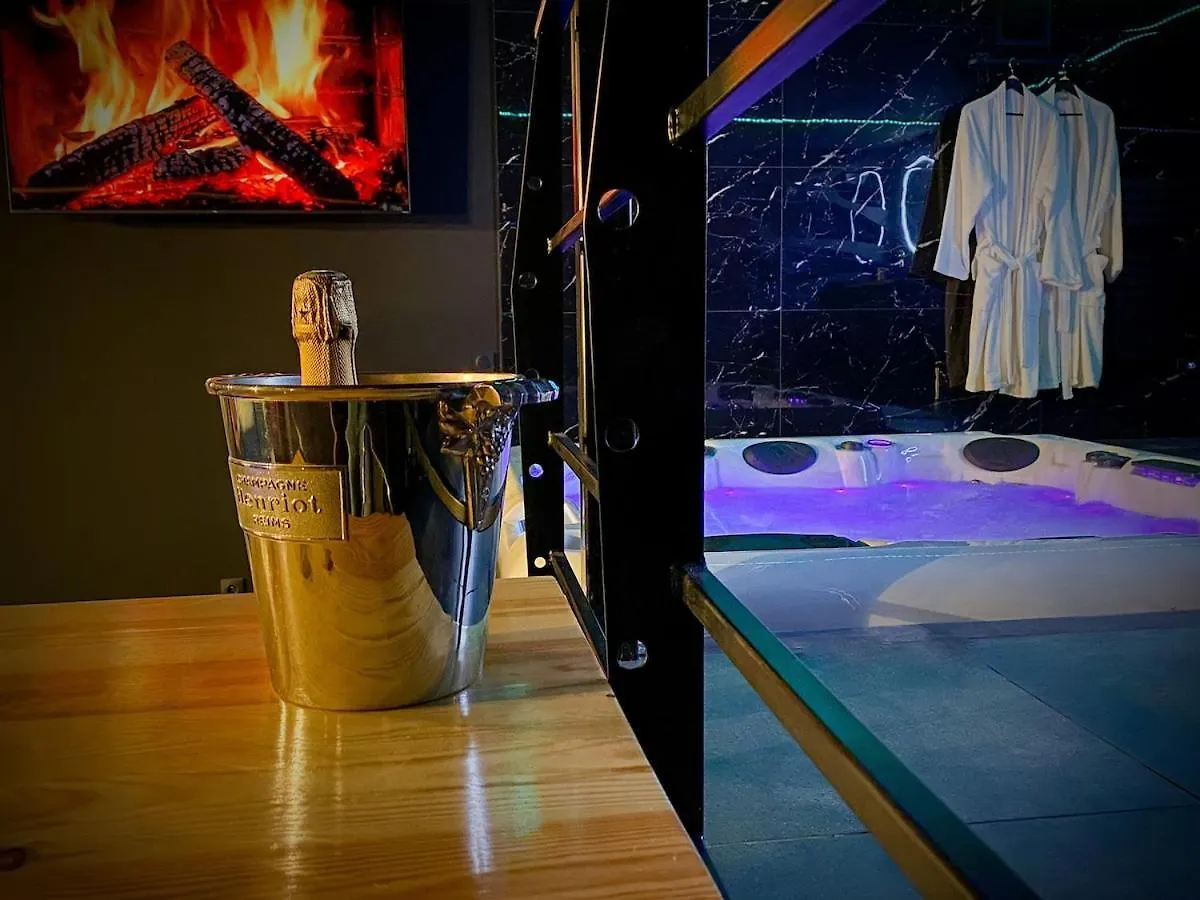 Loveroom Spa 01 Chazey-sur-Ain Frankreich